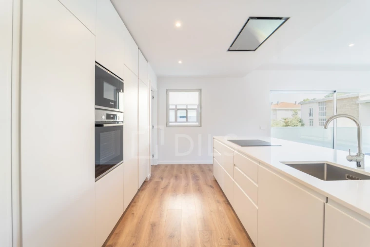 Apartamento T2 para Venda em Ramalde Foto 16