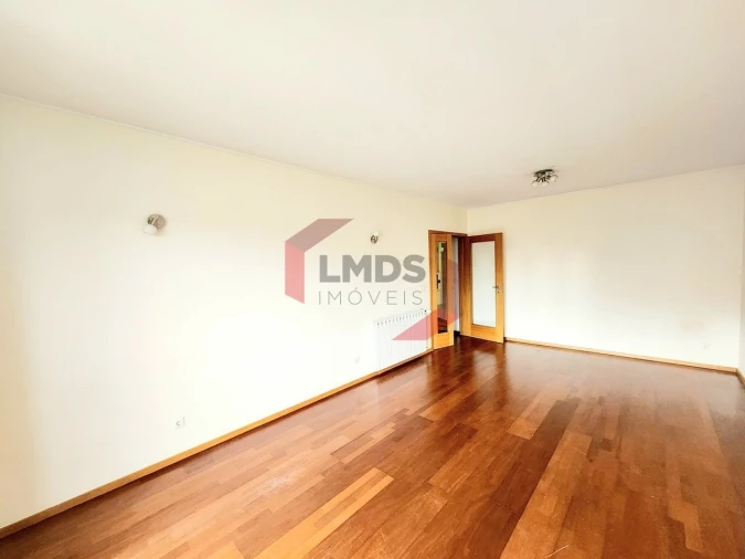 Apartamento T2 para Venda em Oliveira do Douro Foto 13