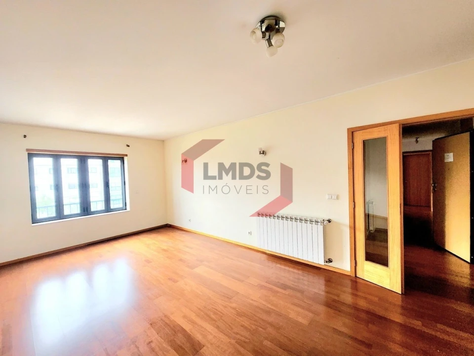 Apartamento T2 para Venda em Oliveira do Douro Foto 14