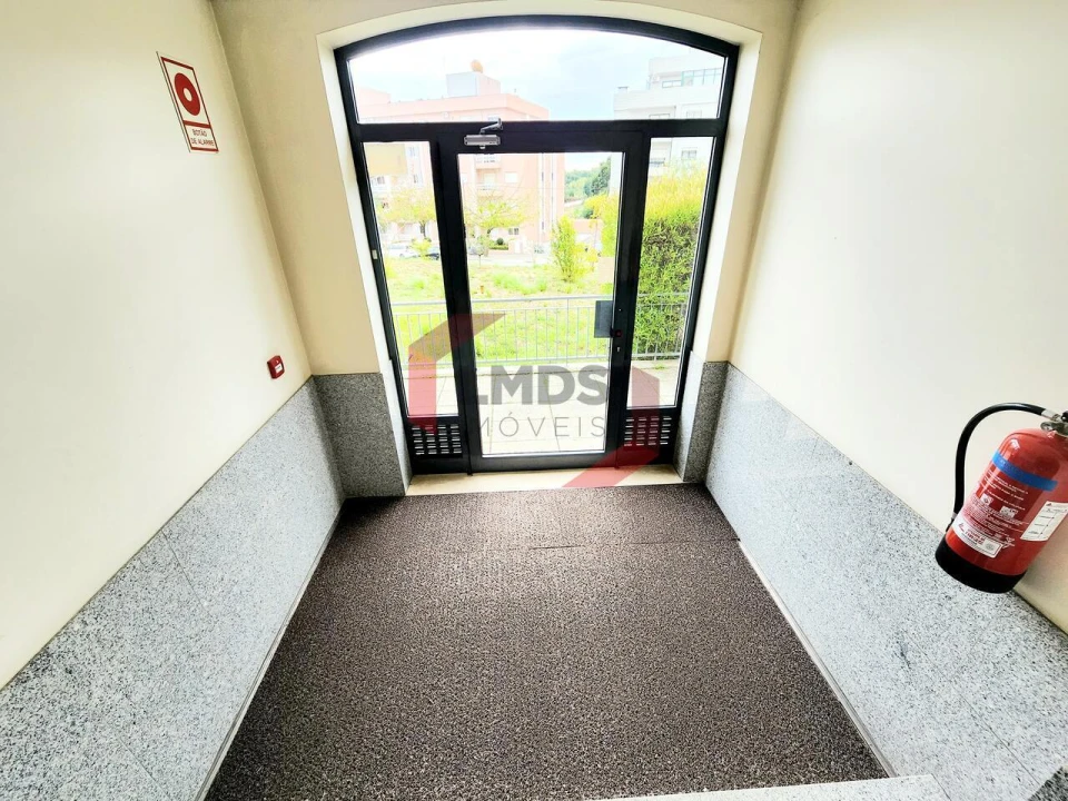 Apartamento T2 para Venda em Oliveira do Douro Foto 3