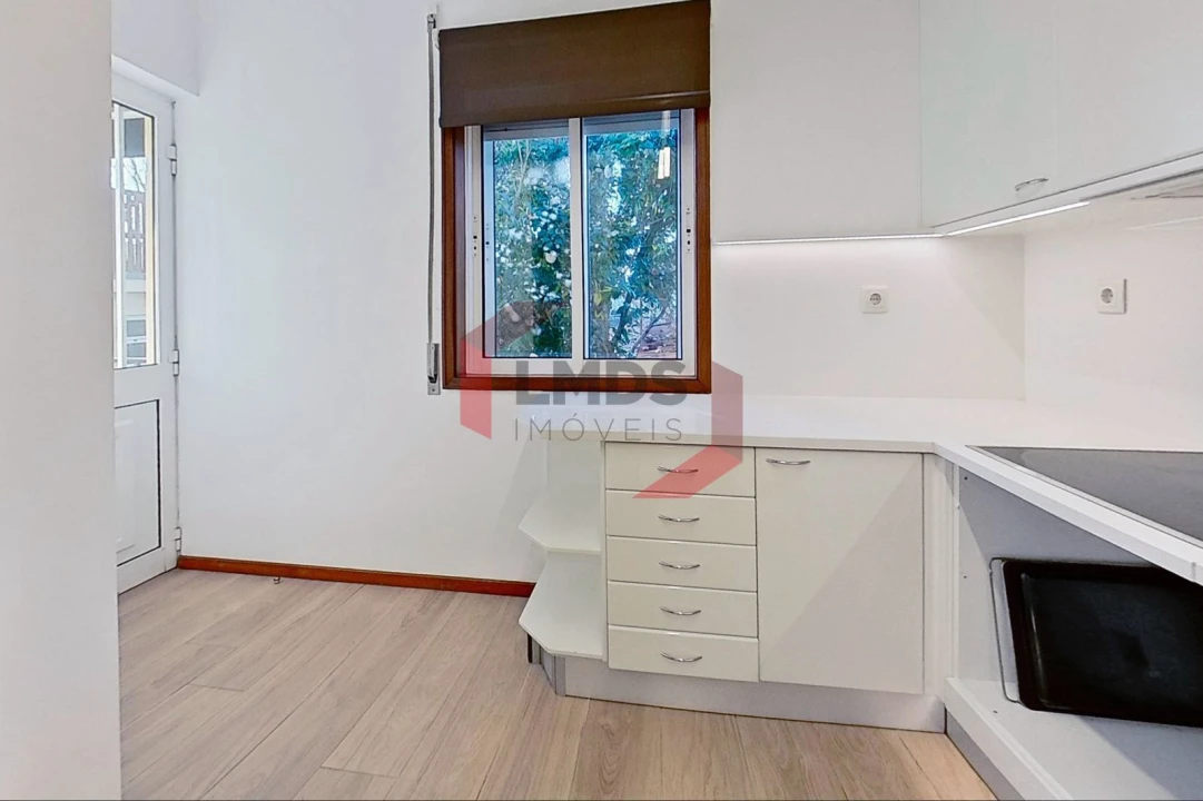 Moradia T6 para Venda em São Mamede de Infesta e Senhora da Hora Foto 5