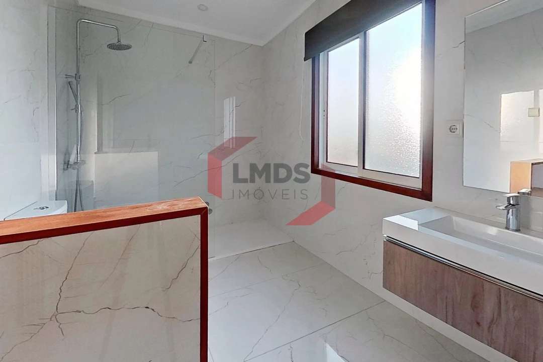 Moradia T6 para Venda em São Mamede de Infesta e Senhora da Hora Foto 10