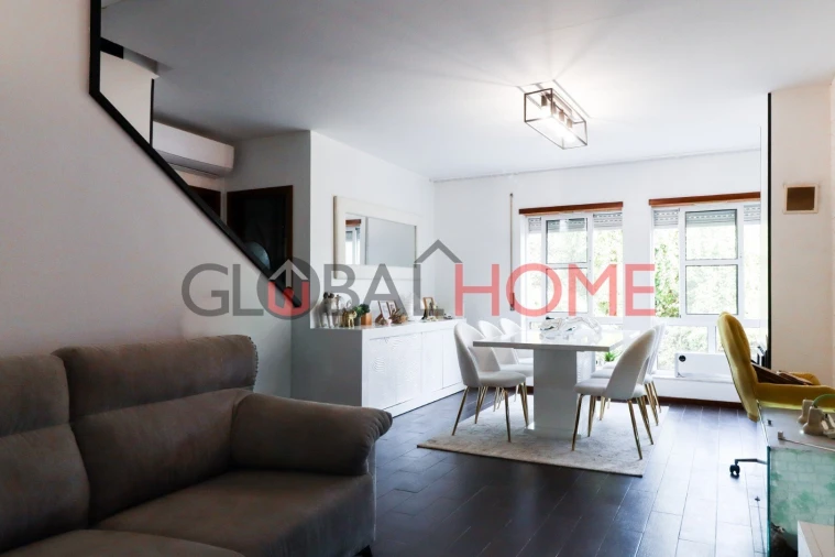 Moradia T4 para Venda em Fânzeres e São Pedro da Cova Foto 7