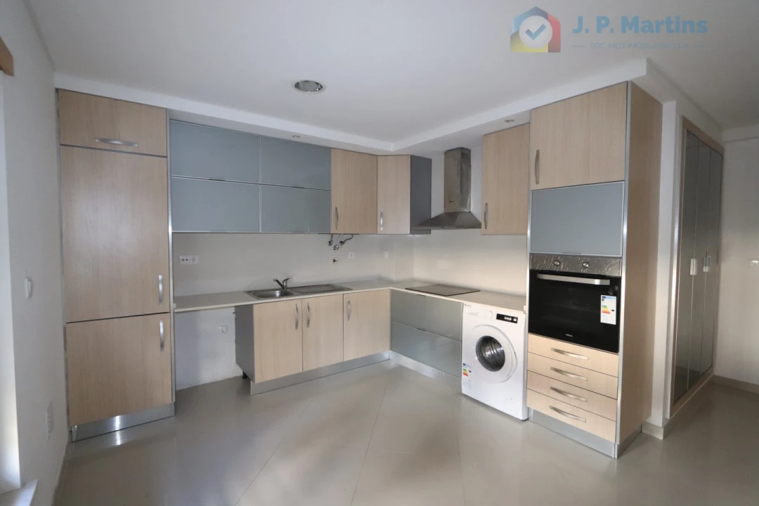 Apartamento T4 para Venda em Pinhal Novo Foto 2