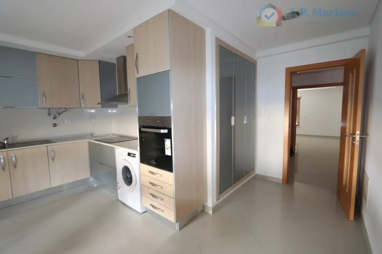 Apartamento T4 para Venda em Pinhal Novo Foto 3