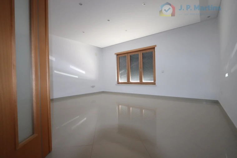 Apartamento T4 para Venda em Pinhal Novo Foto 5