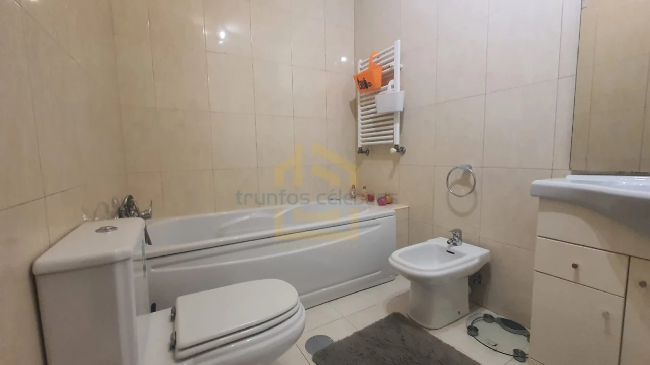 Apartamento T2 para Venda em Mindelo Foto 13