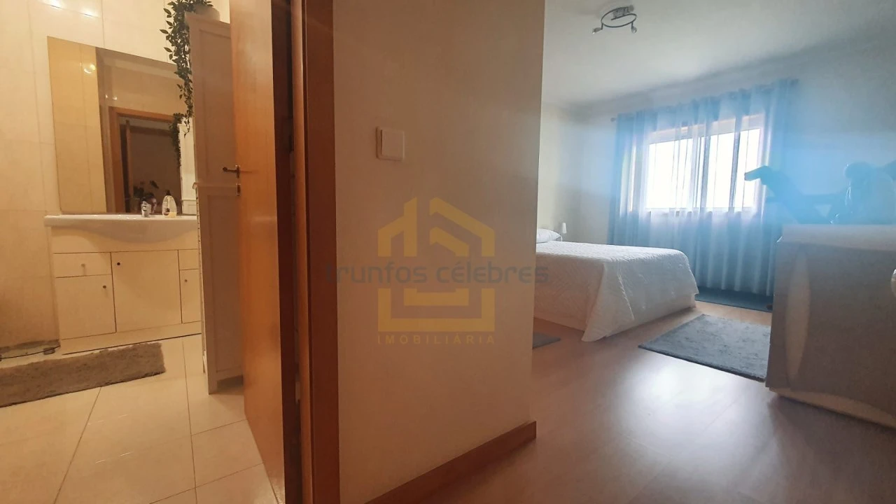 Apartamento T2 para Venda em Mindelo Foto 14