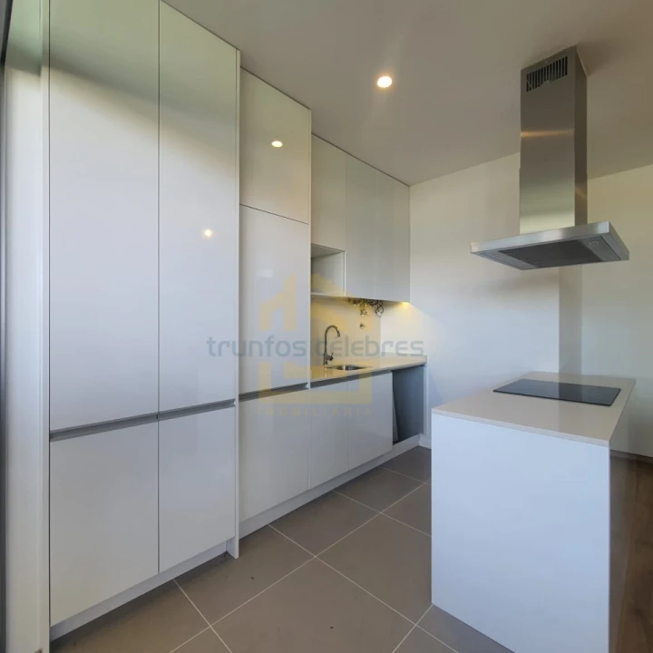 Apartamento T2 para Venda em Aver-O-Mar, Amorim e Terroso Foto 8