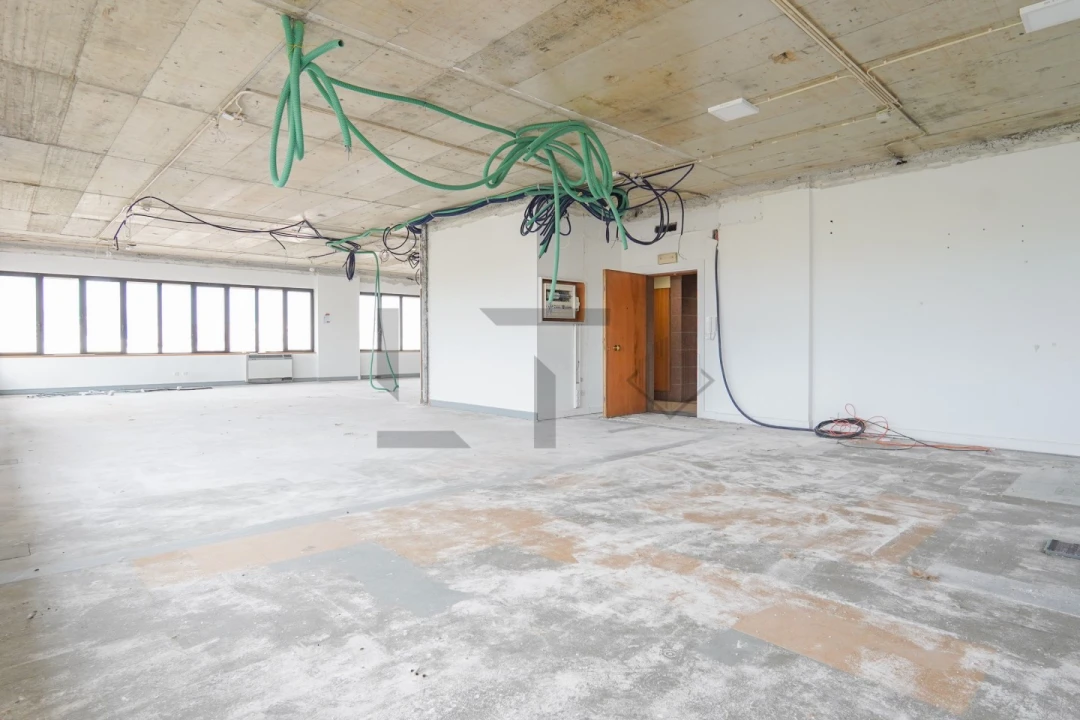 Escritório para Arrendamento em São Domingos de Benfica Foto 11