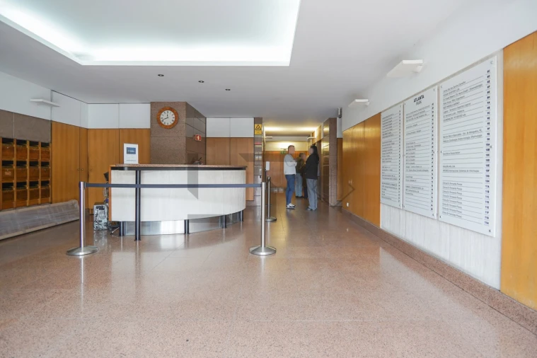 Escritório para Arrendamento em São Domingos de Benfica Foto 6