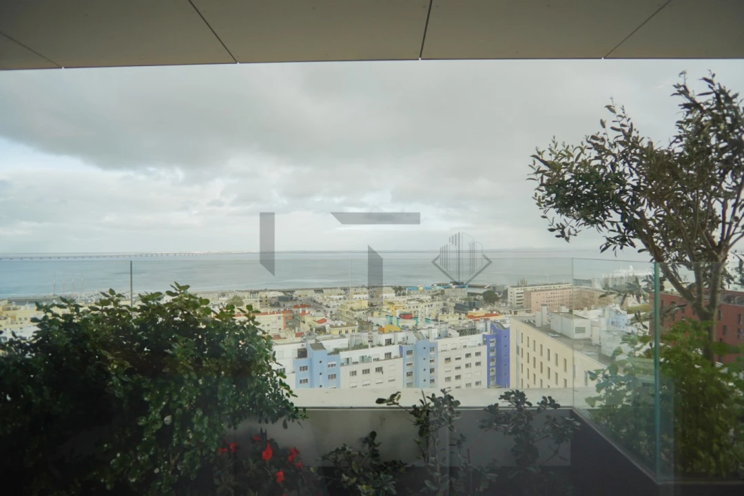 Apartamento T4 para Venda em Parque das Nações Foto 42