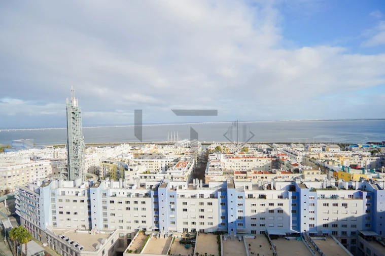 Apartamento T4 para Venda em Parque das Nações Foto 11