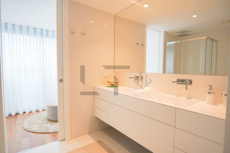 Apartamento T4 para Venda em Parque das Nações Foto 29