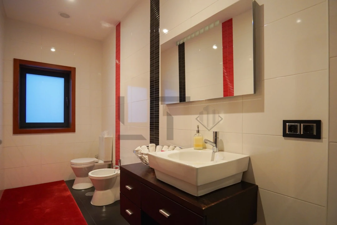 Moradia T5 para Venda em Avessadas e Rosém Foto 18