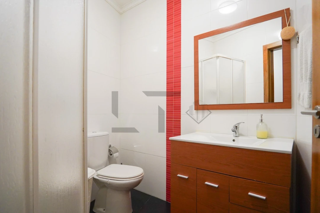 Moradia T5 para Venda em Avessadas e Rosém Foto 41