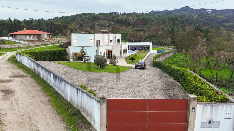 Moradia T5 para Venda em Avessadas e Rosém Foto 8