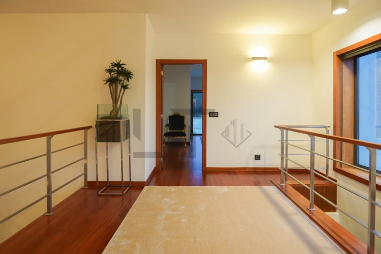 Moradia T5 para Venda em Avessadas e Rosém Foto 28