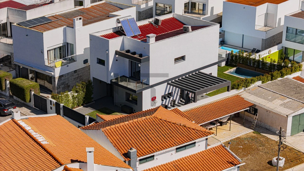 Moradia T3 para Venda em Alcabideche Foto 4