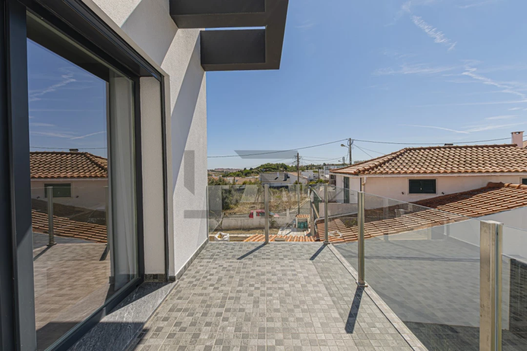 Moradia T3 para Venda em Alcabideche Foto 46