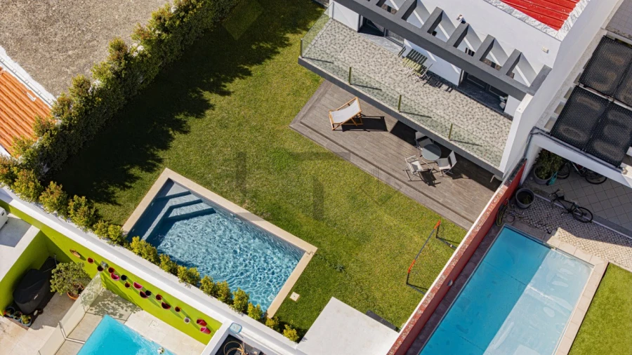 Moradia T3 para Venda em Alcabideche Foto 3