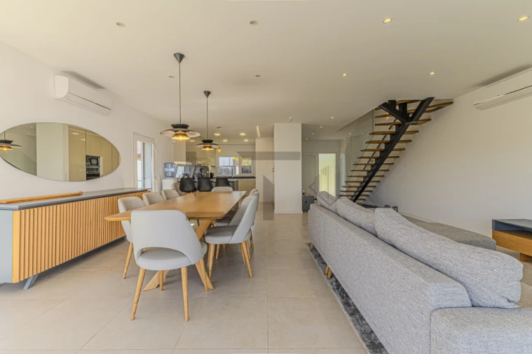 Moradia T3 para Venda em Alcabideche Foto 14