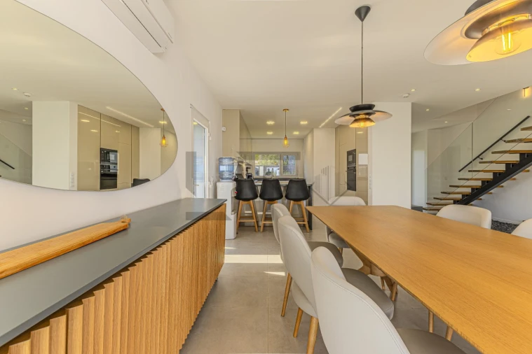 Moradia T3 para Venda em Alcabideche Foto 16