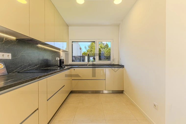 Moradia T3 para Venda em Alcabideche Foto 24