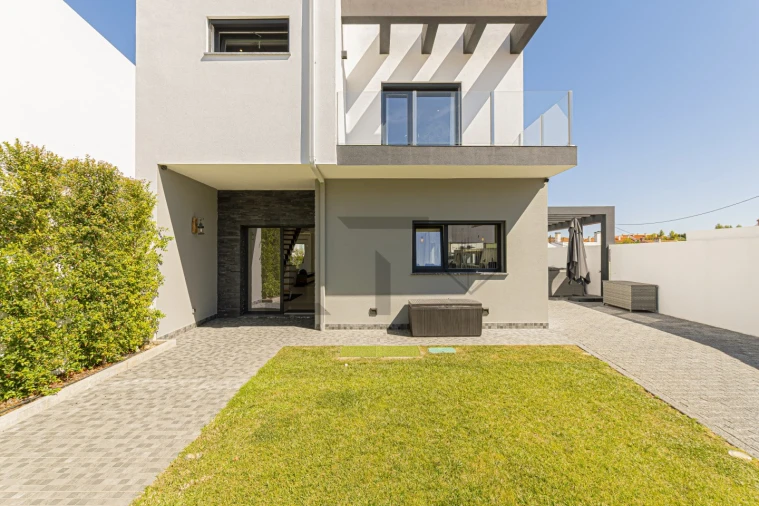 Moradia T3 para Venda em Alcabideche Foto 52