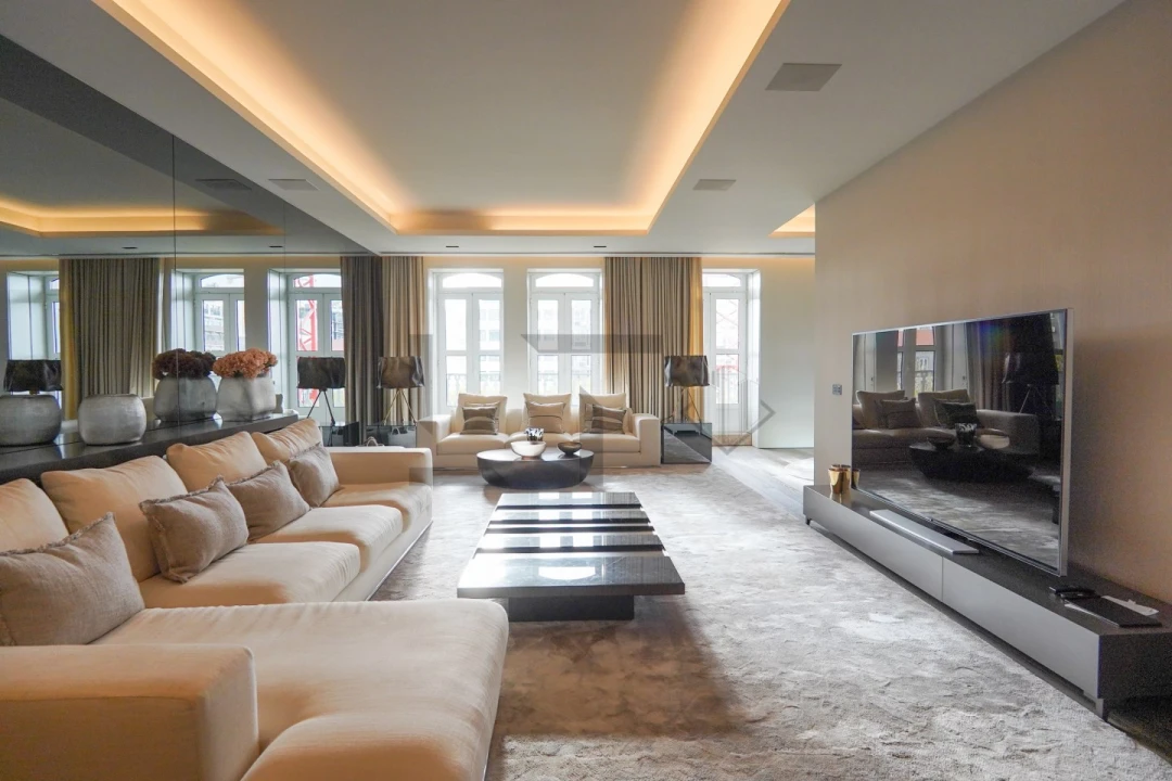 Apartamento T3 para Arrendamento em Santo António Foto 7