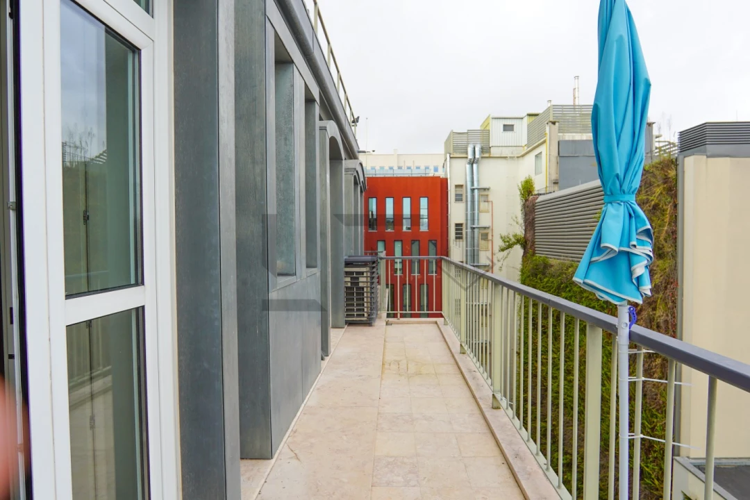 Apartamento T3 para Arrendamento em Santo António Foto 41