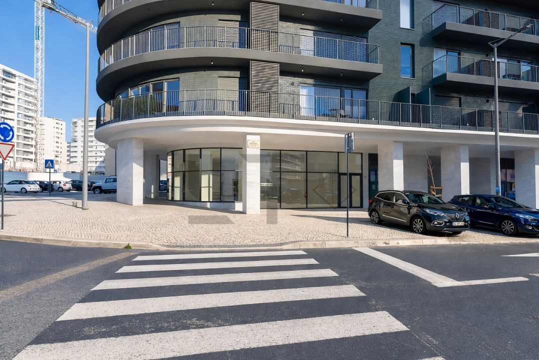 Loja para Arrendamento em Lumiar Foto 3