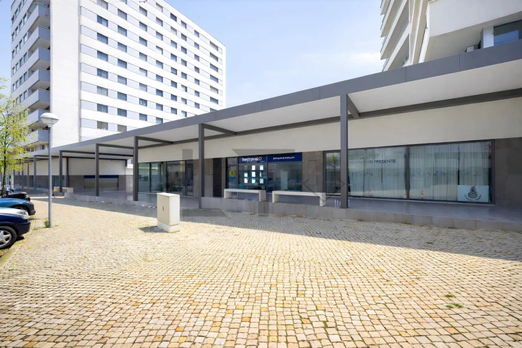 Loja para Arrendamento em Lumiar Foto 7