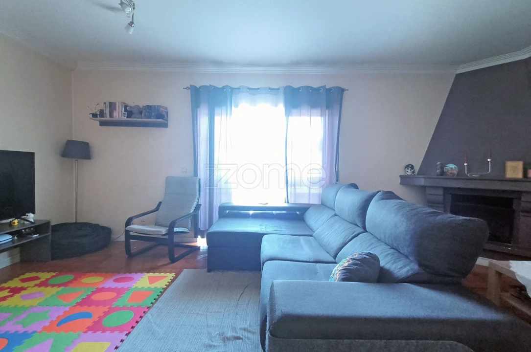 Apartamento T3 para Venda em Delães Foto 5