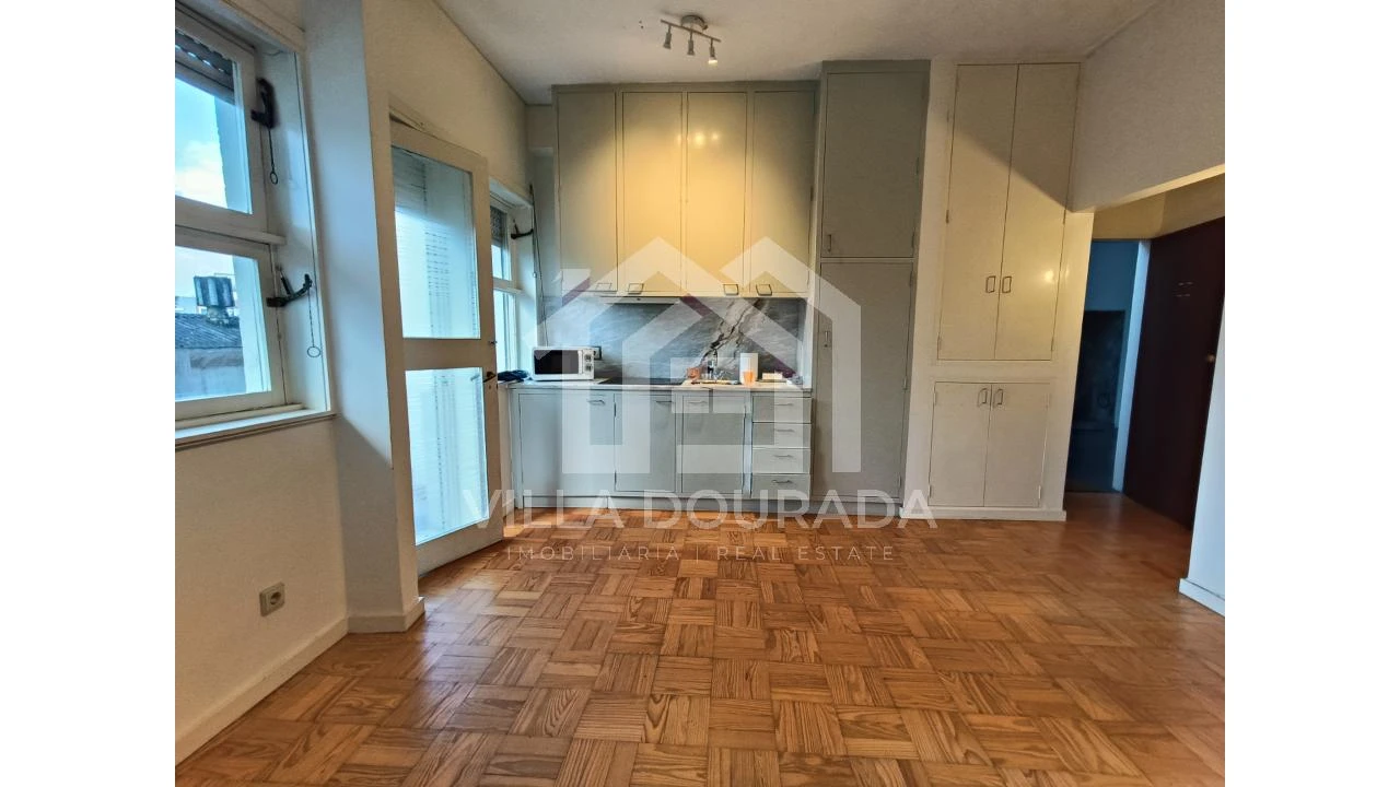 Apartamento para Venda em Lordelo do Ouro e Massarelos Foto 5