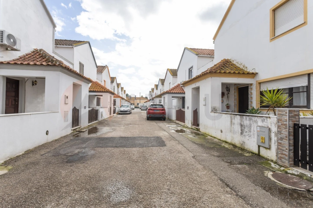 Moradia T3 para Venda em Sado Foto 1