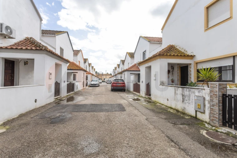 Moradia T3 para Venda em Sado Foto 1