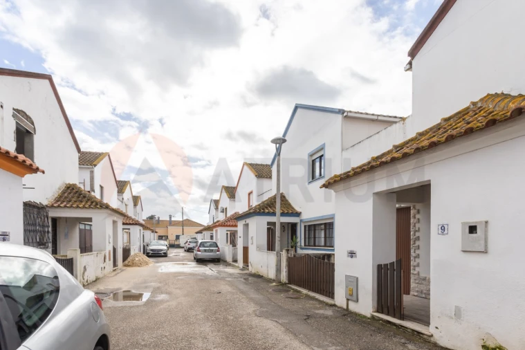 Moradia T3 para Venda em Sado Foto 3