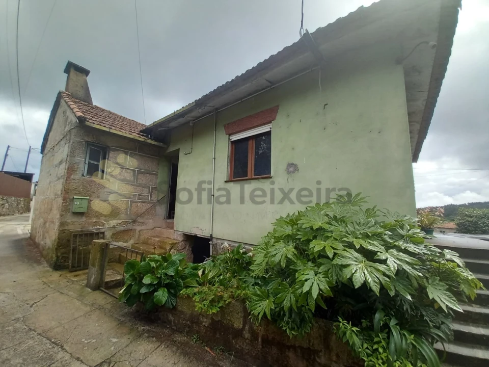 Moradia T3 para Venda em Perozelo Foto 1