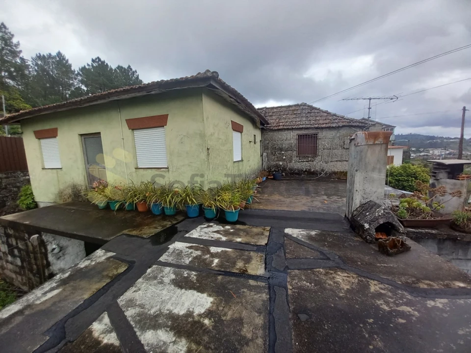 Moradia T3 para Venda em Perozelo Foto 4