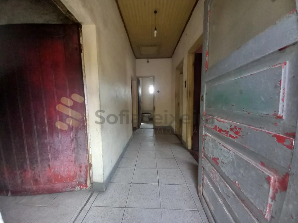 Moradia T3 para Venda em Perozelo Foto 12