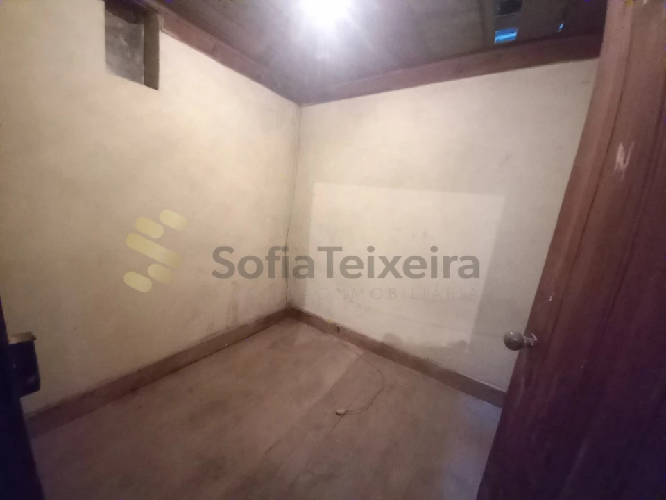 Moradia T3 para Venda em Perozelo Foto 15