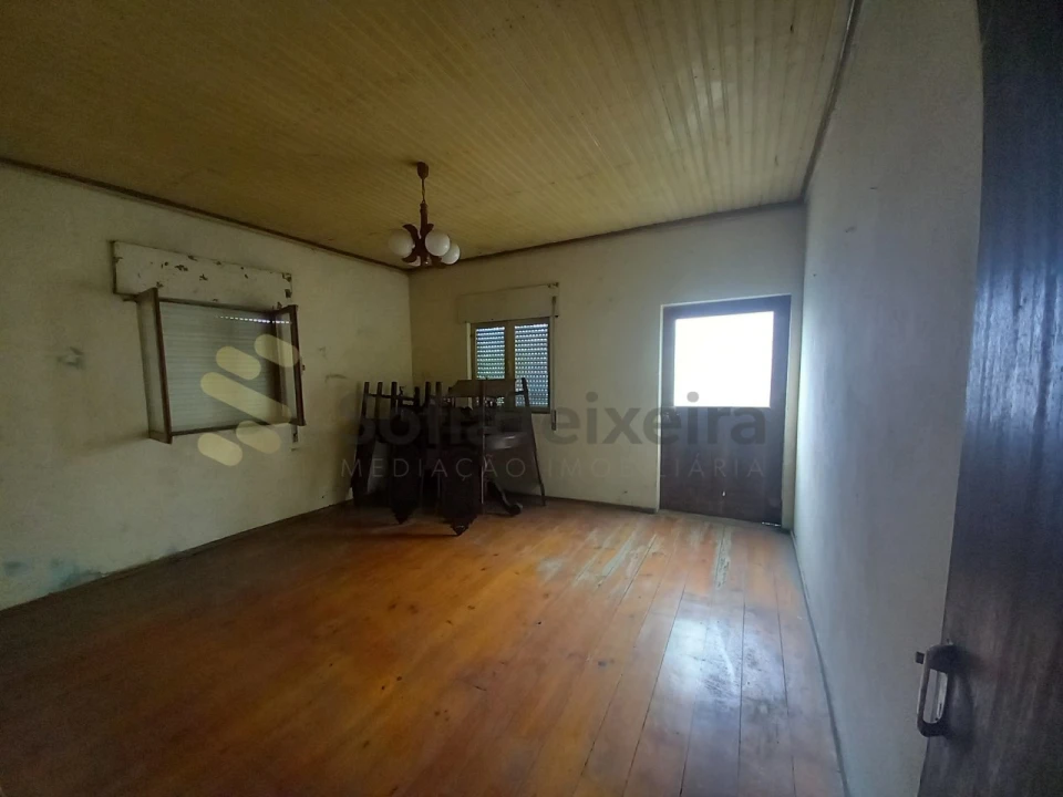 Moradia T3 para Venda em Perozelo Foto 18