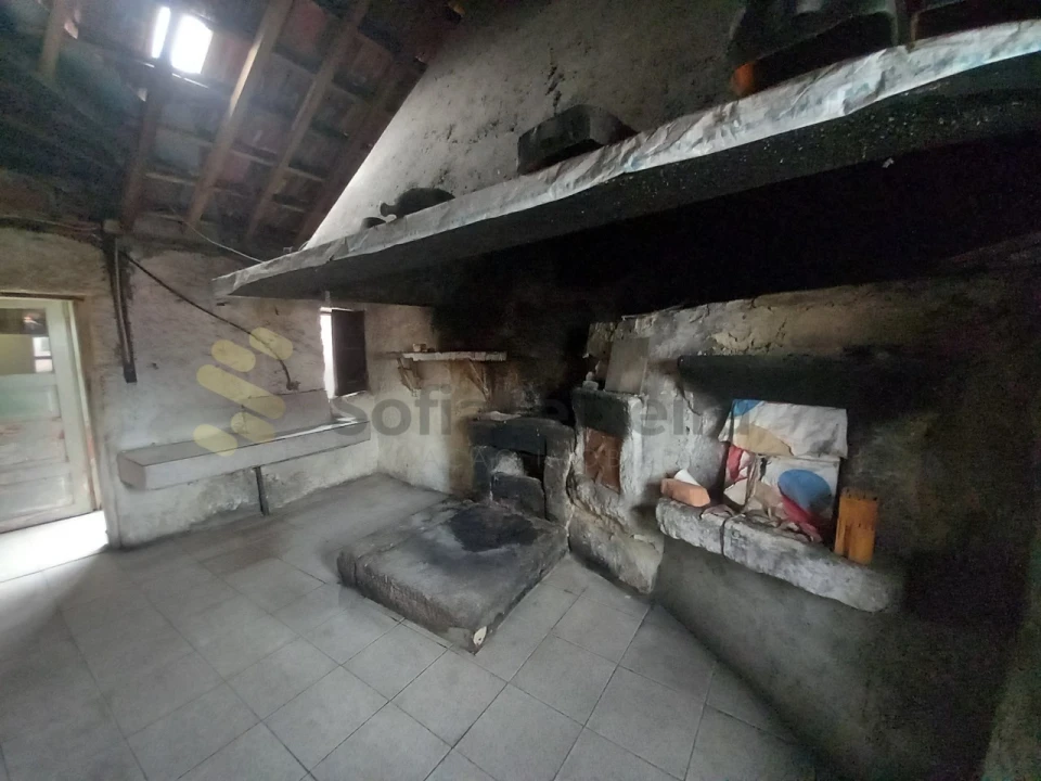 Moradia T3 para Venda em Perozelo Foto 19