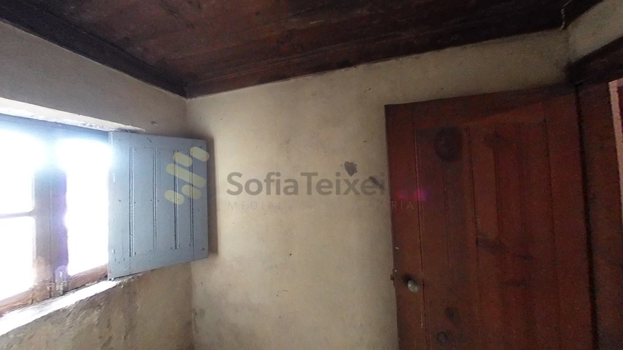 Moradia T3 para Venda em Perozelo Foto 31