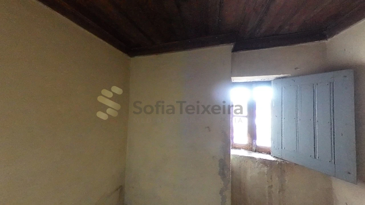 Moradia T3 para Venda em Perozelo Foto 30