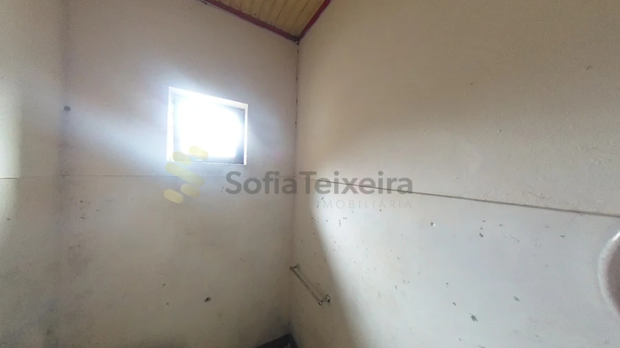 Moradia T3 para Venda em Perozelo Foto 40