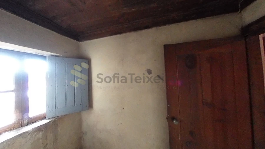 Moradia T3 para Venda em Perozelo Foto 31