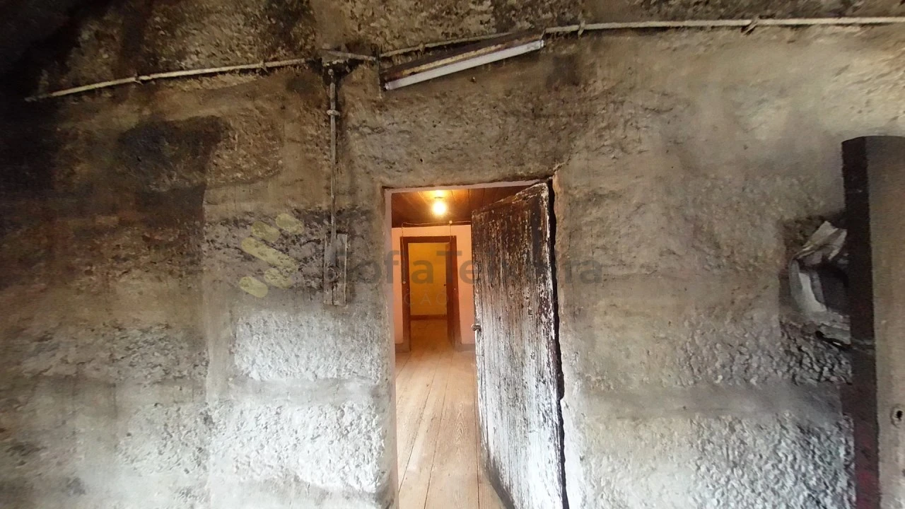 Moradia T3 para Venda em Perozelo Foto 46