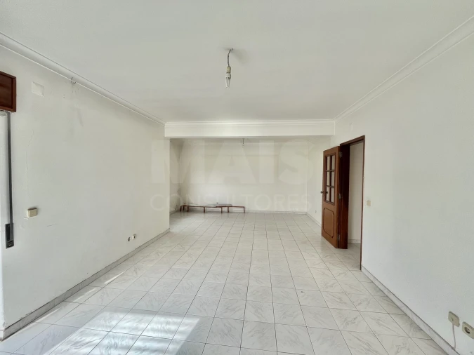 Apartamento T2 para Venda em Benavente Foto 2